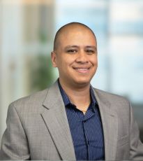 Headshot of Dennis Arango